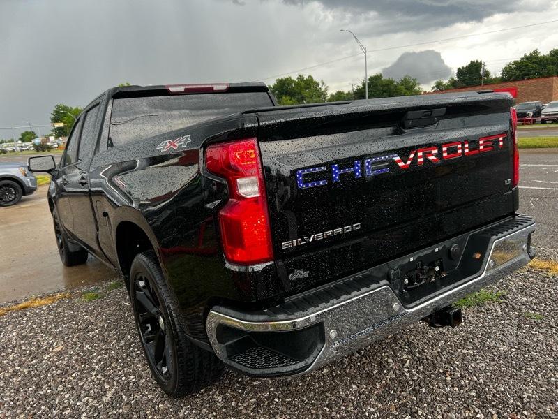 Chevrolet Silverado 1500 Crew Cab Crew Cab 143.5" WB 4WD LS 2021