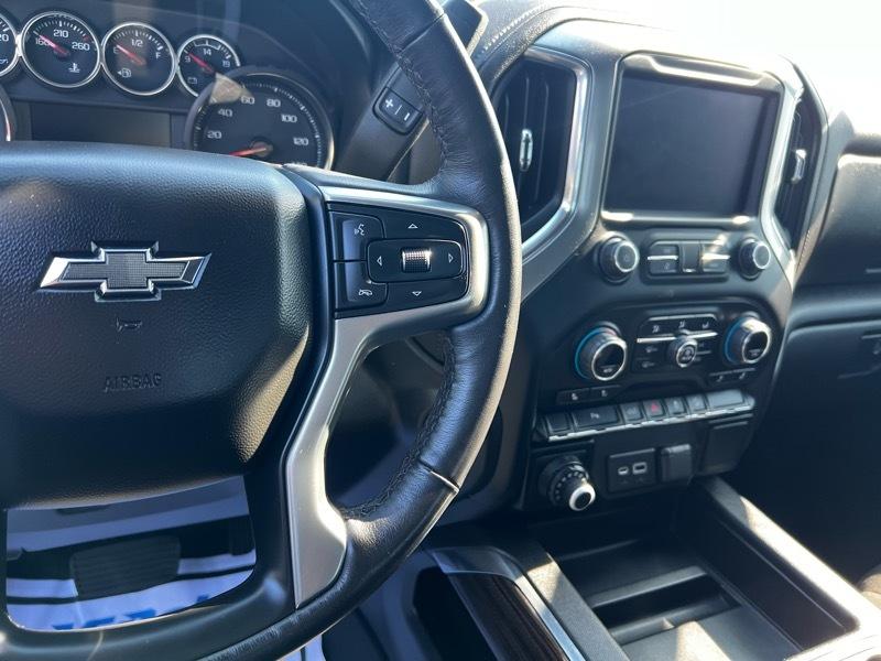 Chevrolet Silverado 1500 Crew Cab Crew Cab 143.5" WB 4WD Z71 2022