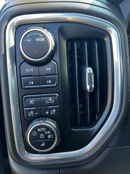 Chevrolet Silverado 1500 Crew Cab Crew Cab 143.5" WB 4WD Z71 2022
