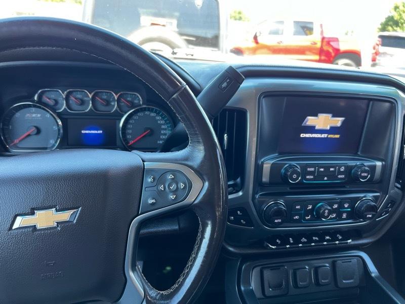 Chevrolet Silverado 1500 Crew Cab Crew Cab 143.5" WB 4WD Z71 2018