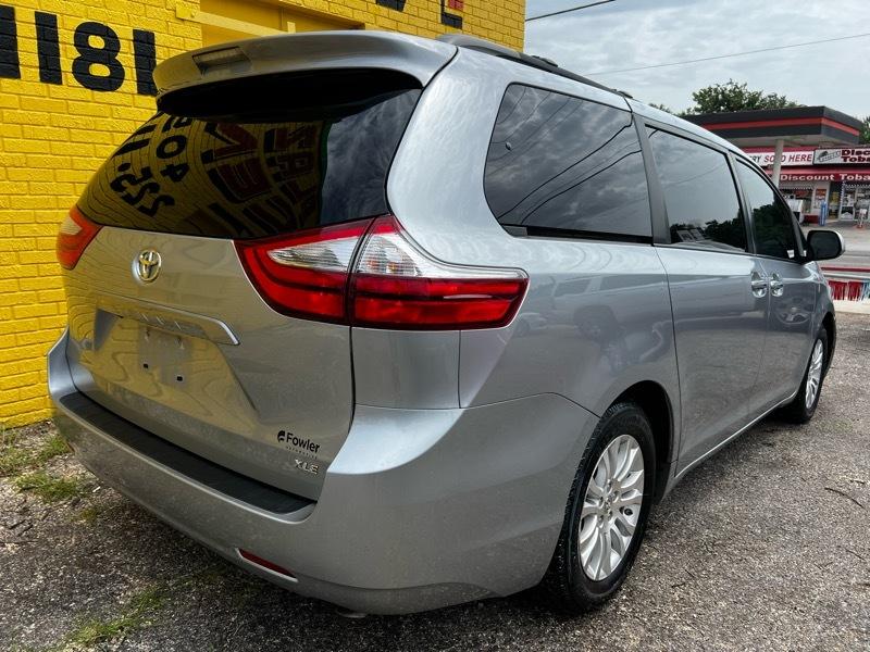 Toyota Sienna Limited Premium 7-Passenger 2017