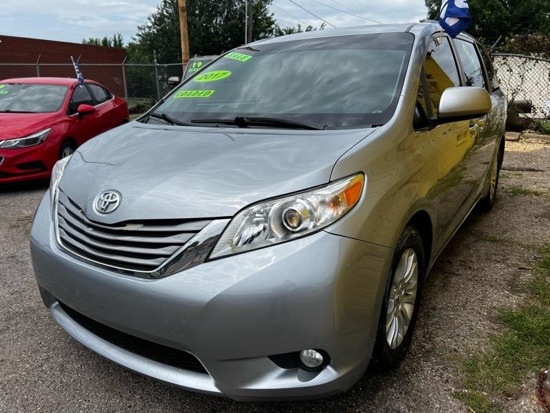 Toyota Sienna Limited Premium 7-Passenger 2017
