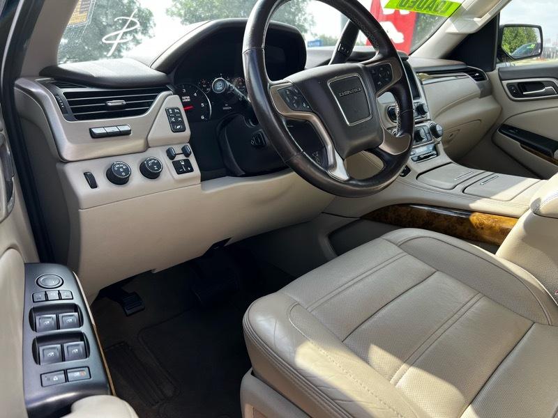 GMC Yukon Denali 4WD 2017