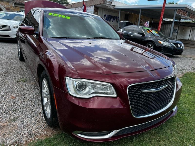 Chrysler 300 4dr Sdn 300 Limited AWD 2017