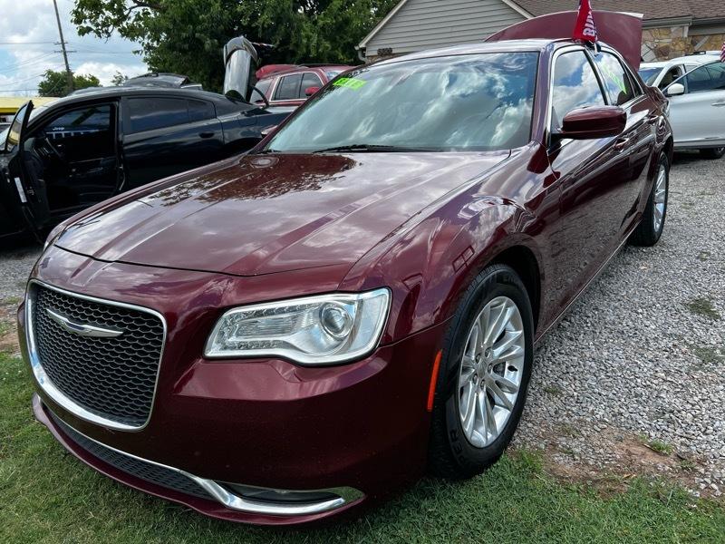 Chrysler 300 4dr Sdn 300 Limited AWD 2017