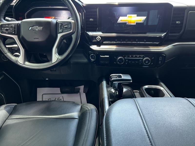 Chevrolet Silverado 1500 Crew Cab Crew Cab 143.5" WB 4WD Z71 2024