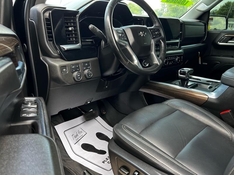 Chevrolet Silverado 1500 Crew Cab Crew Cab 143.5" WB 4WD Z71 2024