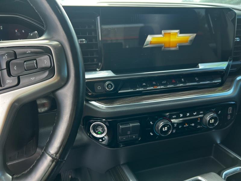 Chevrolet Silverado 1500 Crew Cab Crew Cab 143.5" WB 4WD Z71 2023