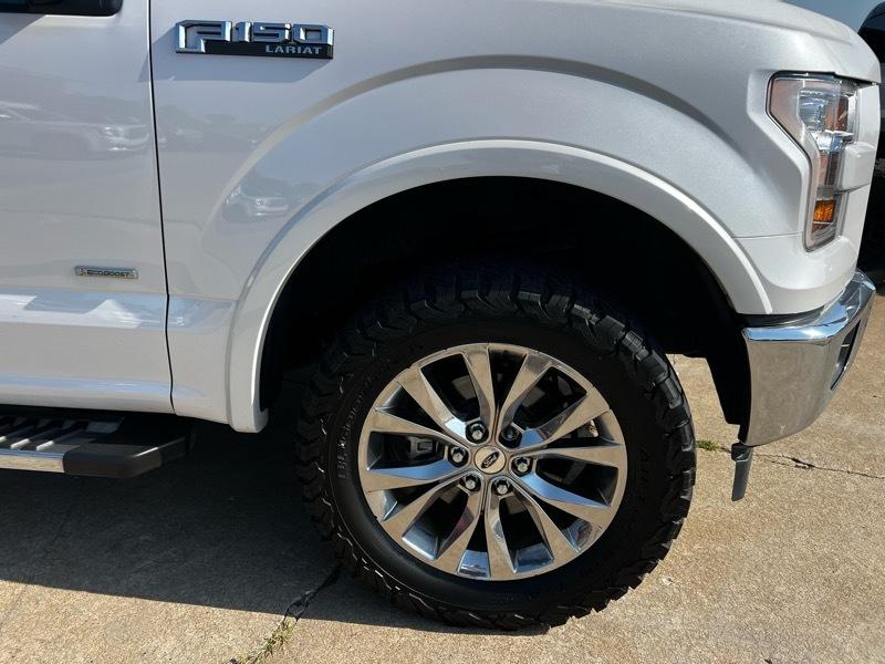 Ford F-150 SuperCrew Crew Cab 139" Lariat 2017
