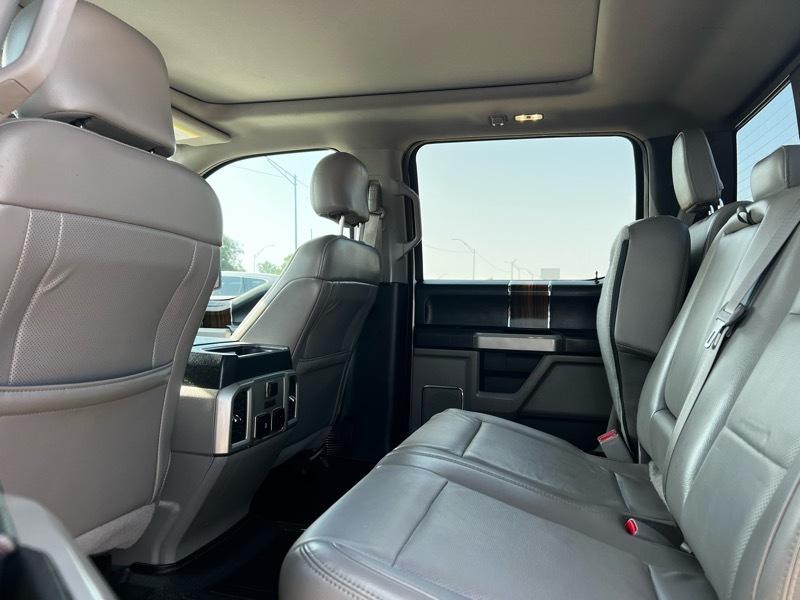 Ford F-150 SuperCrew Crew Cab 139" Lariat 2017