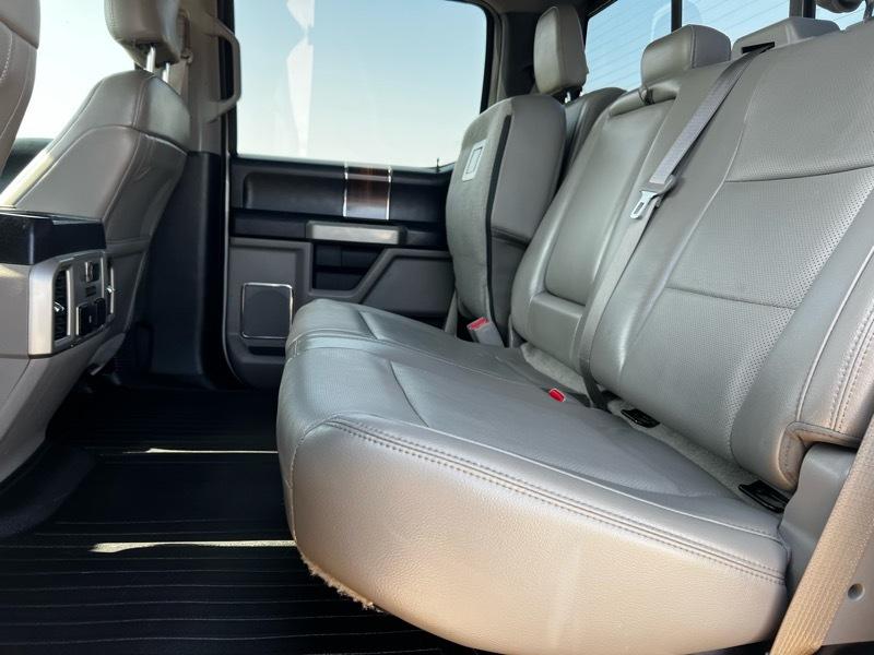 Ford F-150 SuperCrew Crew Cab 139" Lariat 2017