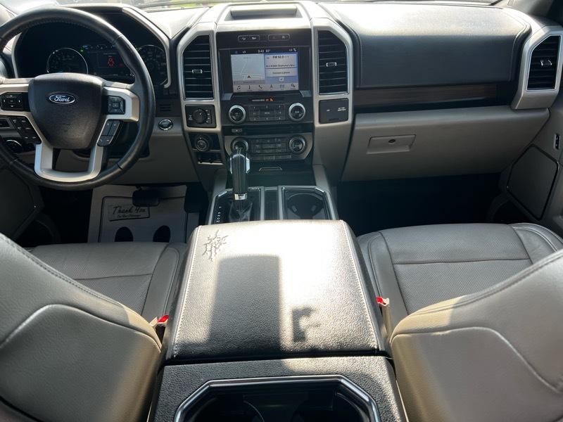 Ford F-150 SuperCrew Crew Cab 139" Lariat 2017