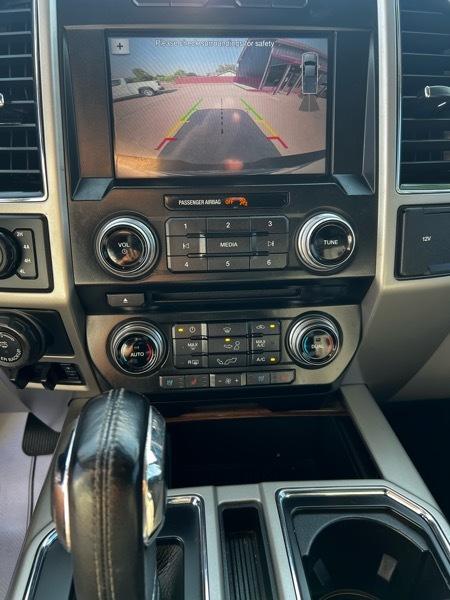 Ford F-150 SuperCrew Crew Cab 139" Lariat 2017