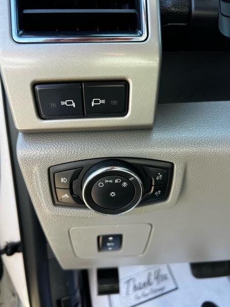 Ford F-150 SuperCrew Crew Cab 139" Lariat 2017