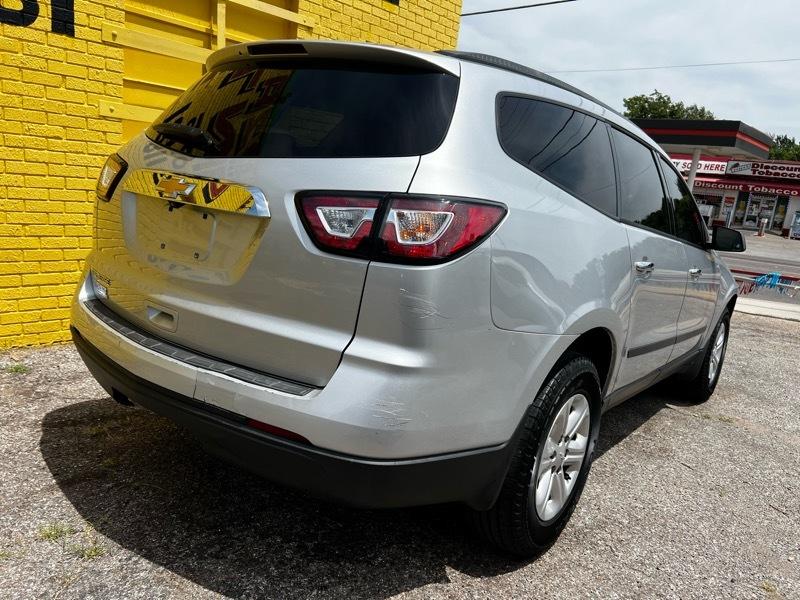 Chevrolet Traverse LS FWD w/PDC 2017