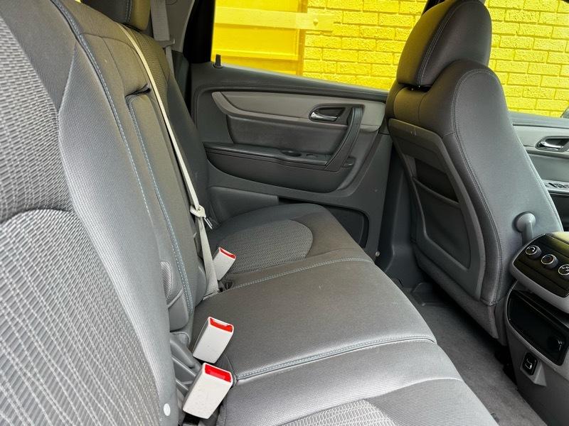 Chevrolet Traverse LS FWD w/PDC 2017