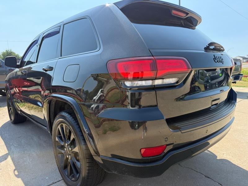 Jeep Grand Cherokee Laredo 2WD 2018