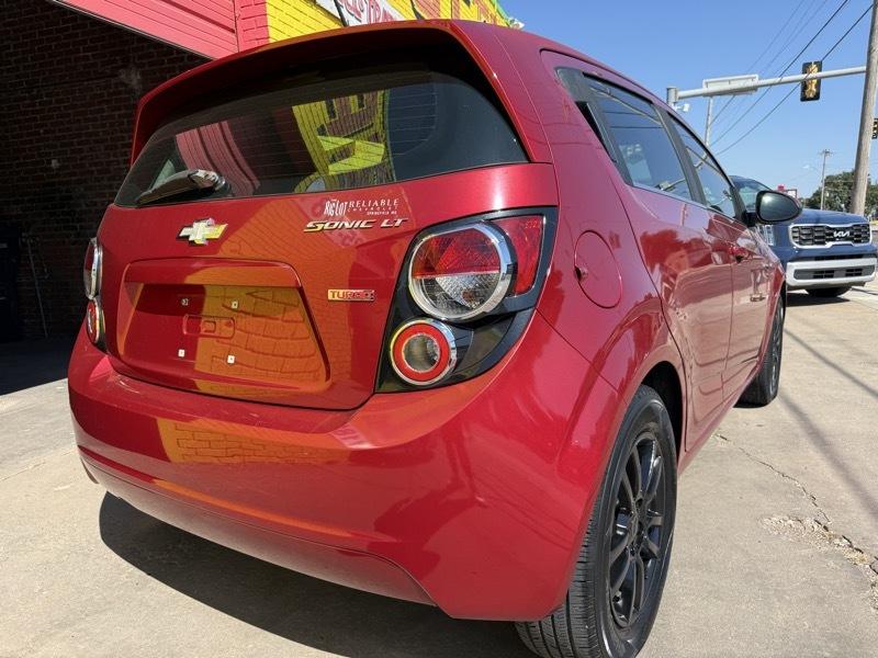 Chevrolet Sonic LT Auto 5-Door 2015