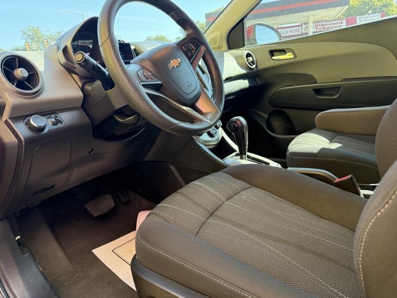 Chevrolet Sonic LT Auto 5-Door 2015