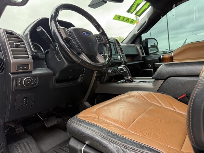 Ford F-150 4WD SuperCrew 145" Platinum 2017