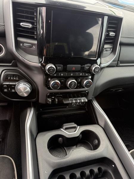 RAM 1500 Laramie Crew Cab SWB 4WD 2022
