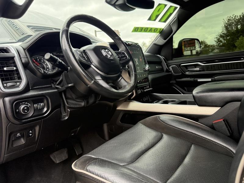 RAM 1500 Laramie Crew Cab SWB 4WD 2019