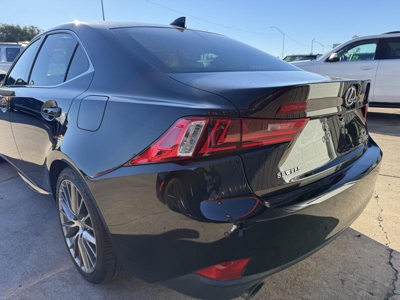 Lexus IS 200t 2016