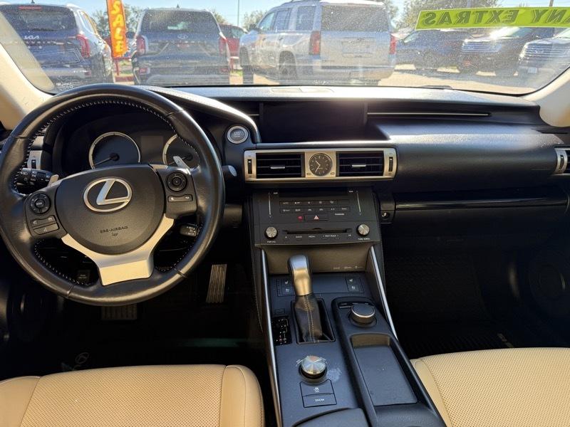 Lexus IS 200t 2016