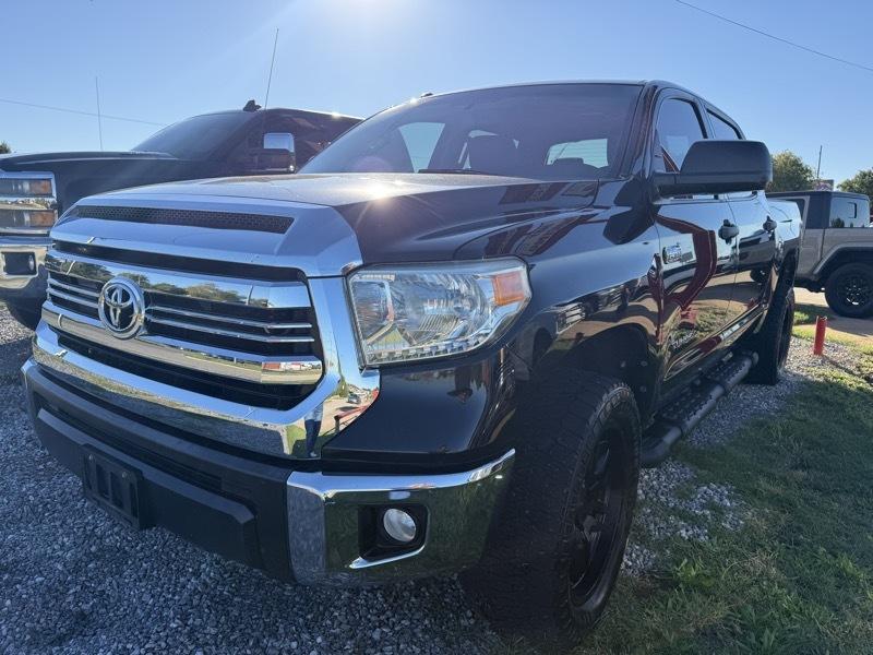Toyota Tundra SR5 5.7L V8 FFV CrewMax 4WD 2016