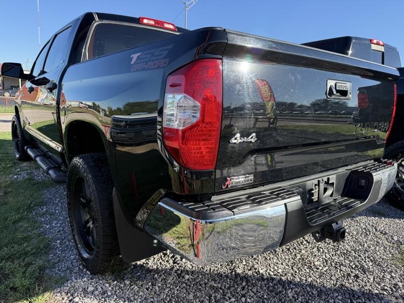 Toyota Tundra SR5 5.7L V8 FFV CrewMax 4WD 2016