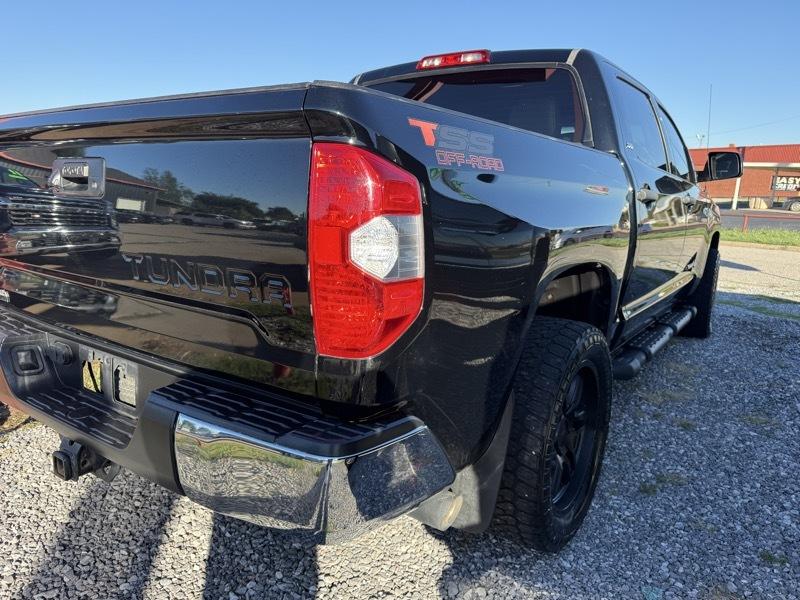 Toyota Tundra SR5 5.7L V8 FFV CrewMax 4WD 2016