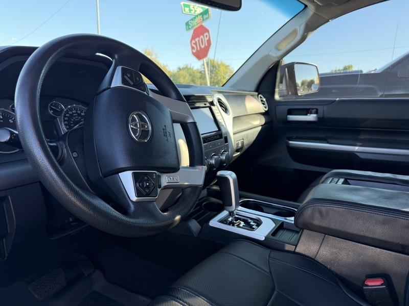 Toyota Tundra SR5 5.7L V8 FFV CrewMax 4WD 2016