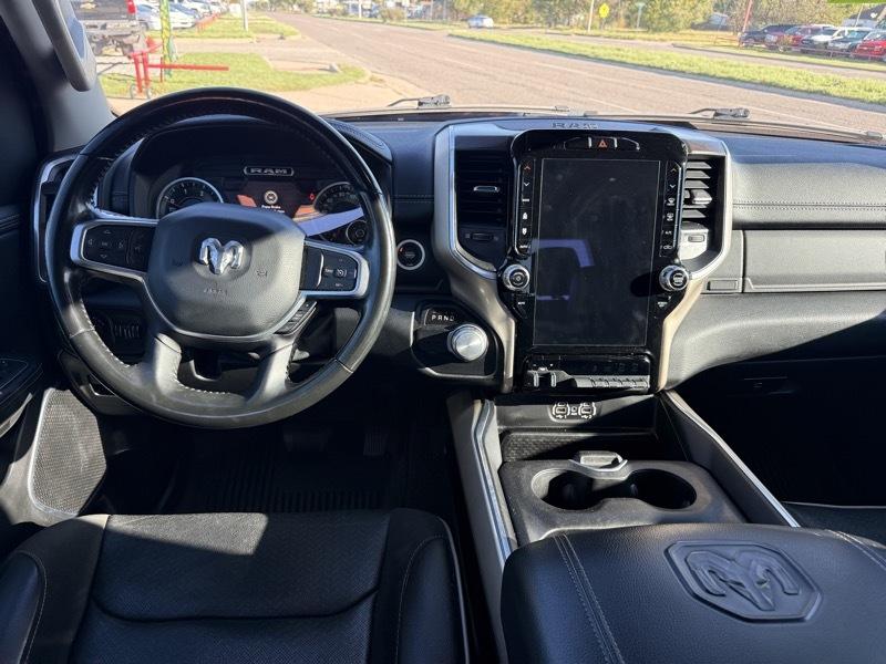 RAM 1500 Laramie Crew Cab SWB 2WD 2022