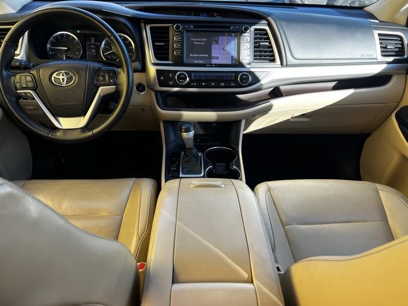 Toyota Highlander XLE FWD V6 2015