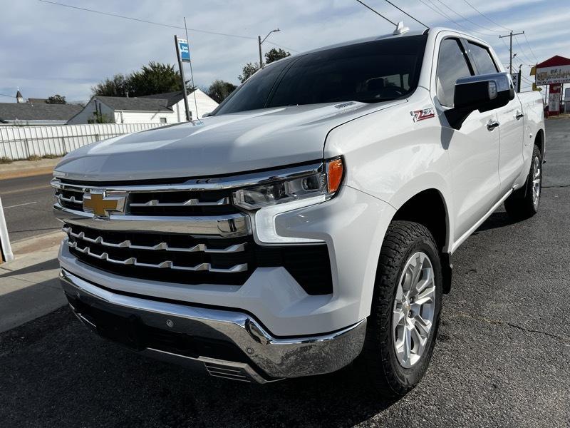 Chevrolet Silverado 1500HD Crew Cab 156.0" WB 4WD LT 2024