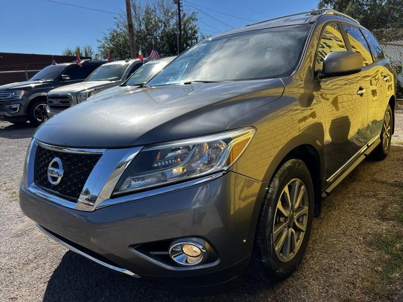 Nissan Pathfinder SV 4WD 2015