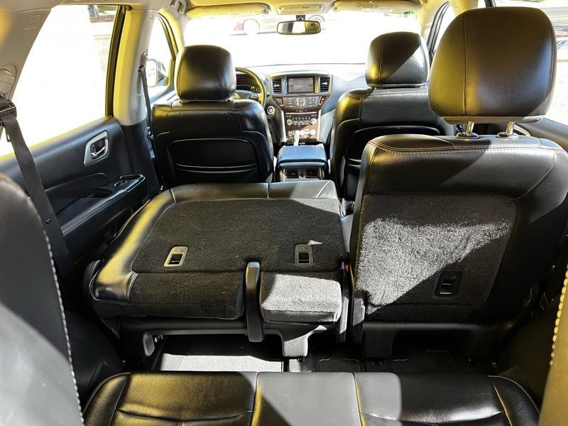 Nissan Pathfinder SV 4WD 2015