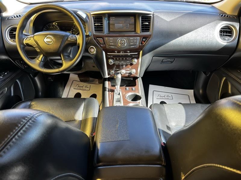 Nissan Pathfinder SV 4WD 2015