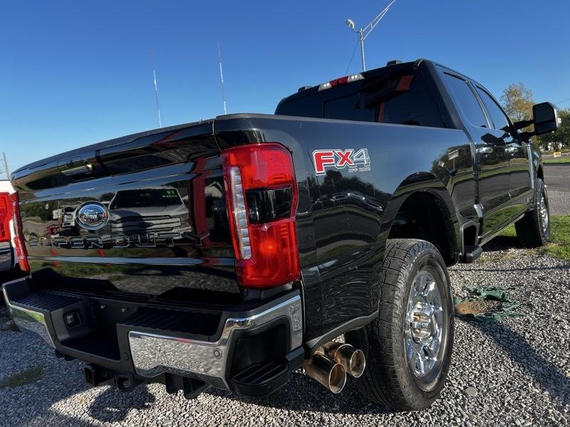 Ford F-250 SD FX4 Crew Cab 4WD 2023