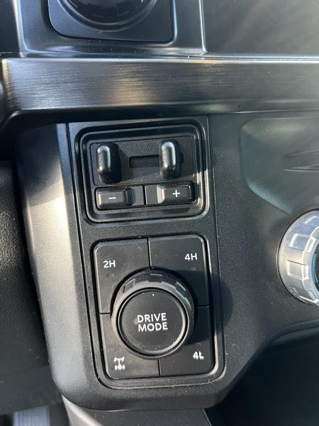 Ford F-250 SD FX4 Crew Cab 4WD 2023