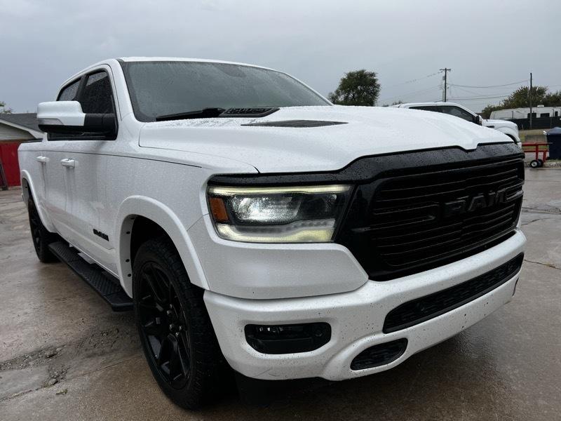 RAM 1500 4WD Crew Cab 140.5" Laramie 2020