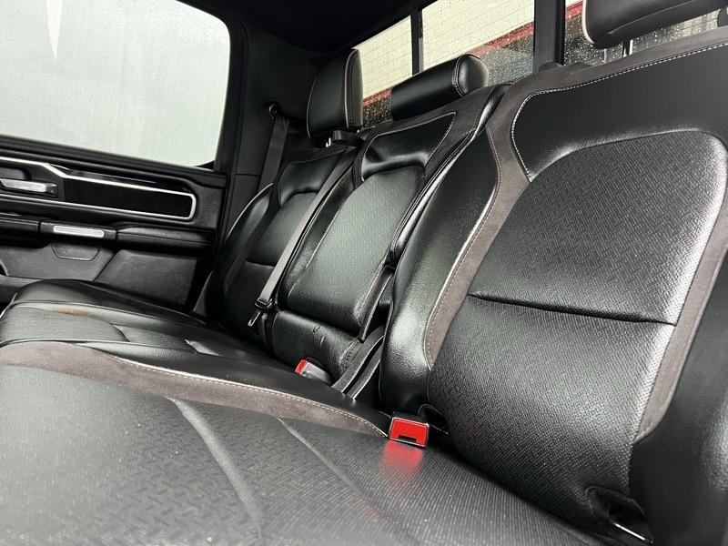 RAM 1500 4WD Crew Cab 140.5" Laramie 2020