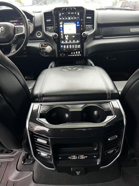 RAM 1500 4WD Crew Cab 140.5" Laramie 2020