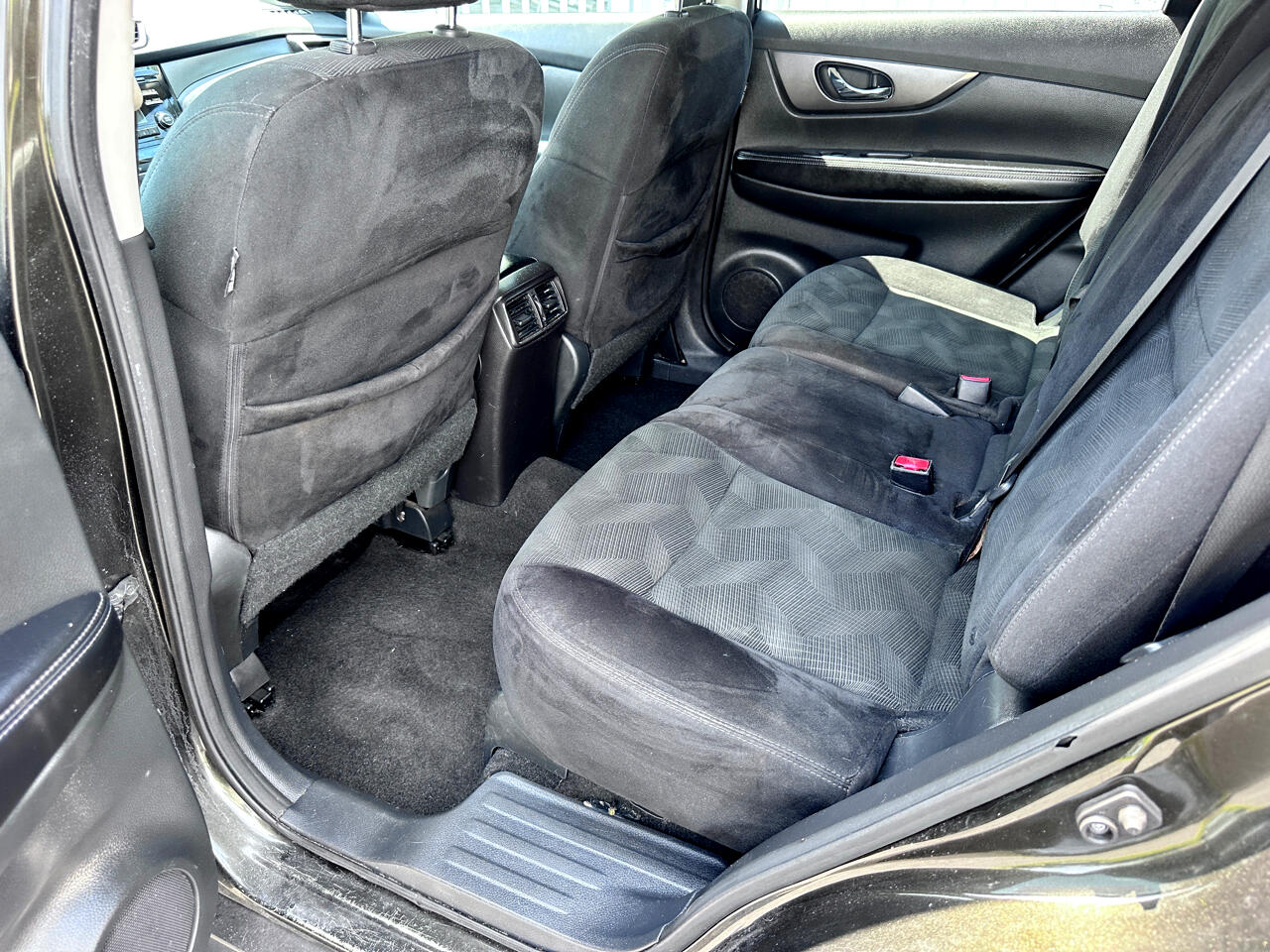 Nissan Rogue S 2WD 2015 Nissan Rogue S 2WD 2015