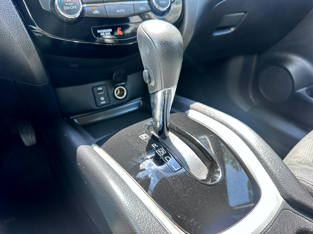 Nissan Rogue S 2WD 2015 Nissan Rogue S 2WD 2015