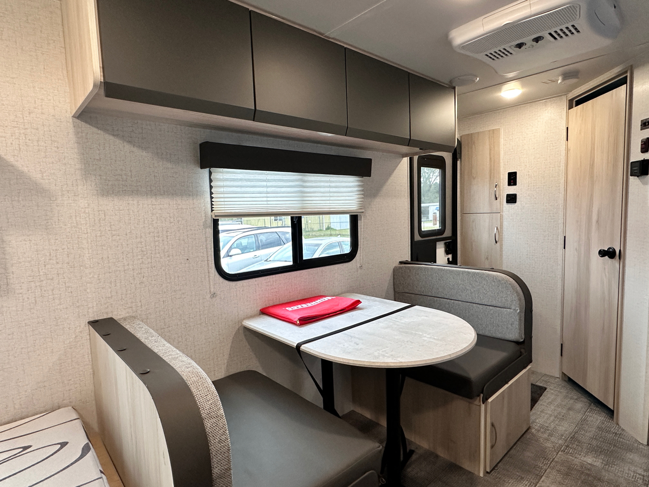 Winnebago Ultra Lite  2022 Winnebago Ultra Lite  2022