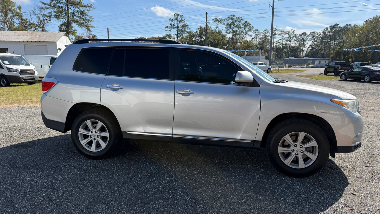 Toyota Highlander SE FWD V6 2012