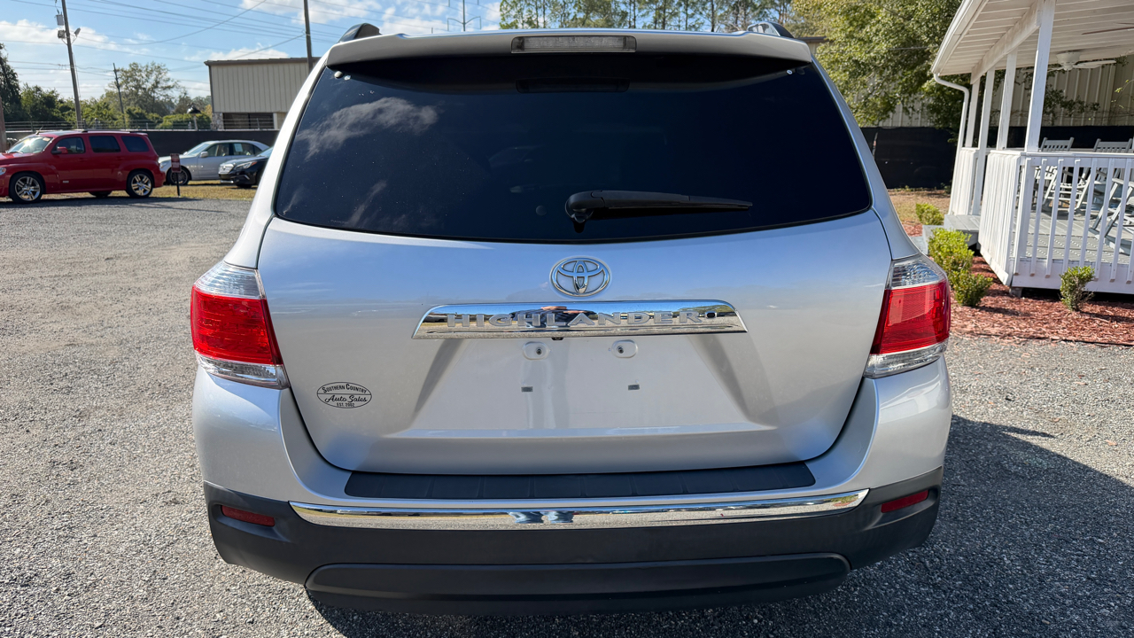 Toyota Highlander SE FWD V6 2012