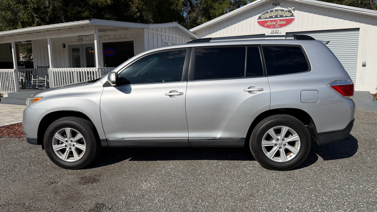 Toyota Highlander SE FWD V6 2012