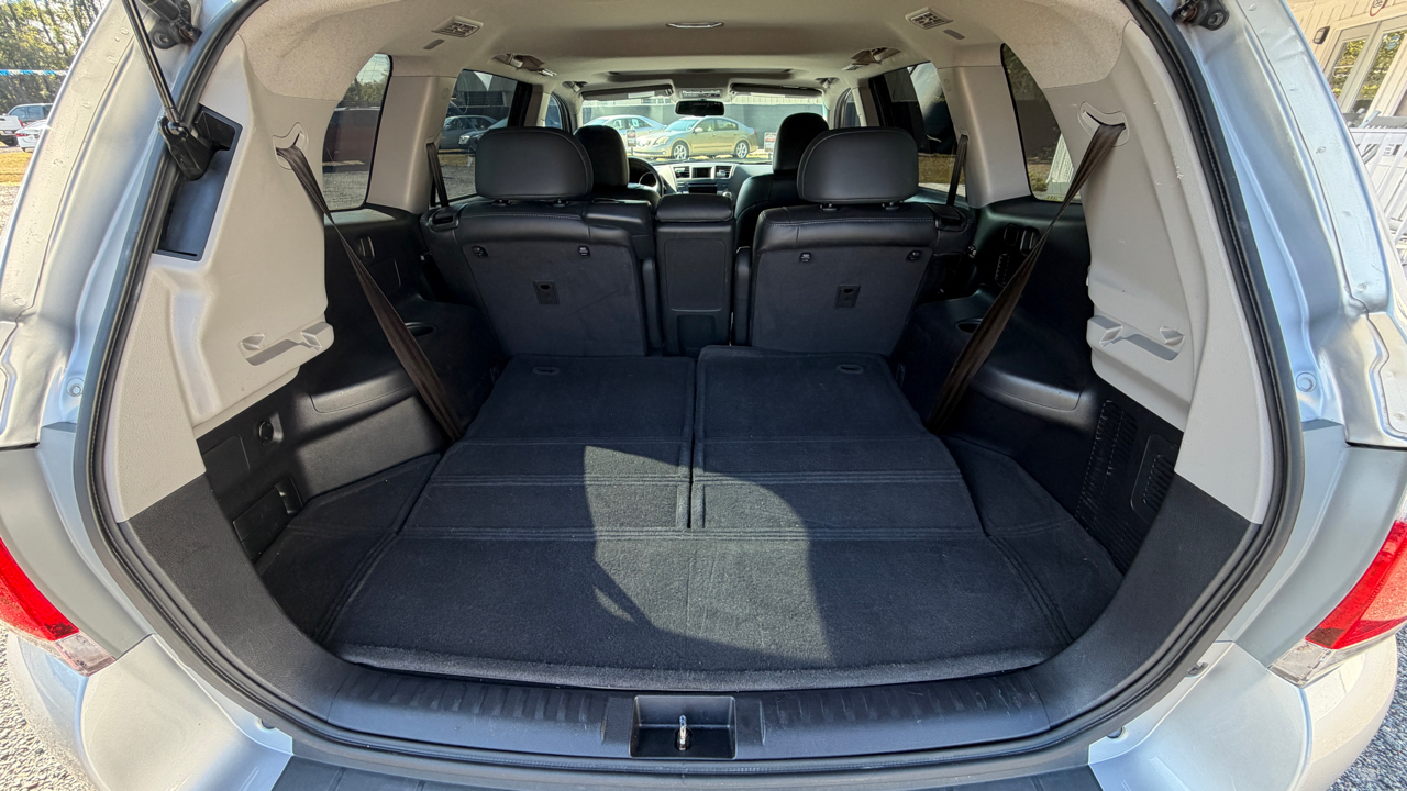 Toyota Highlander SE FWD V6 2012